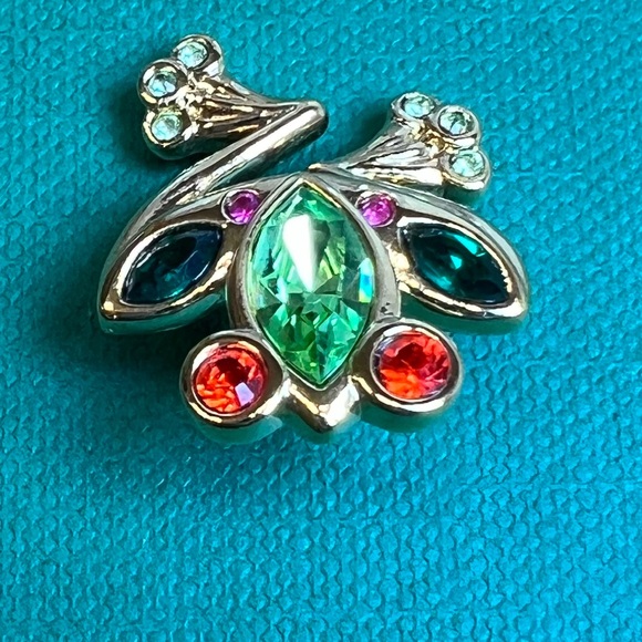 Vintage Swarovski Gold Frog Brooch with Green and Red Jewels - Picture 2 of 7